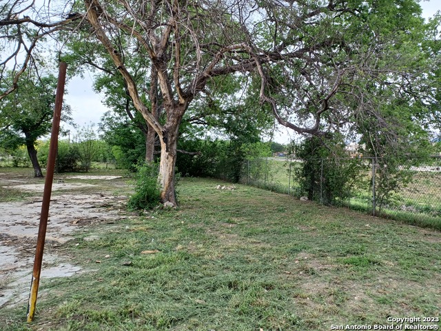 1225 S Brazos St Property Photo 8