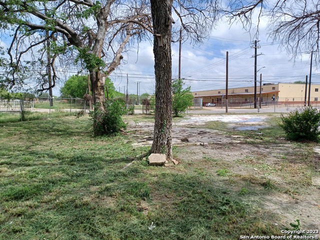 1225 S Brazos St Property Photo 9