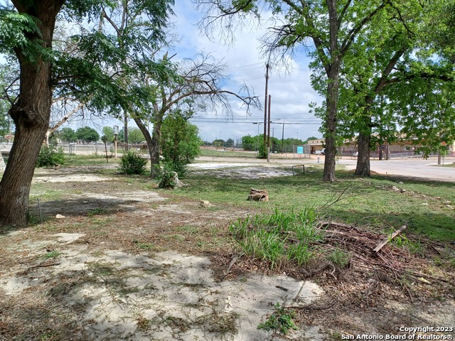 1225 S Brazos St Property Photo 12