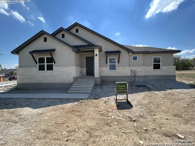 120 S Calvin Barrett Property Photo 1