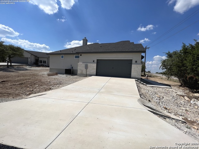 120 S Calvin Barrett Property Photo 18