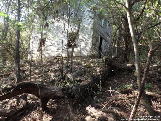 5 Beach Dr Property Photo 3