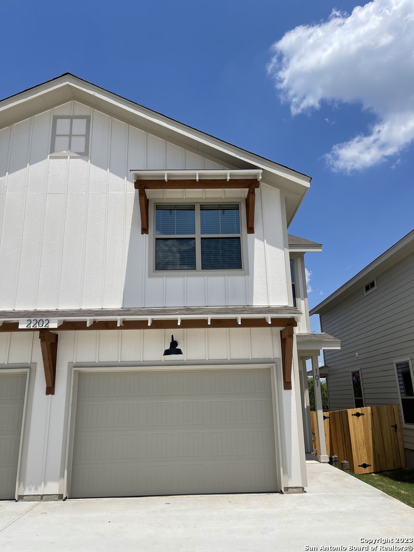2202 Sandlewood Cove 101 Property Photo