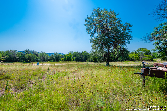 17839 State Highway 16 N Property Photo 2