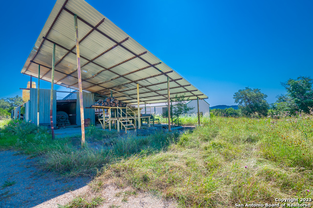 17839 State Highway 16 N Property Photo 6