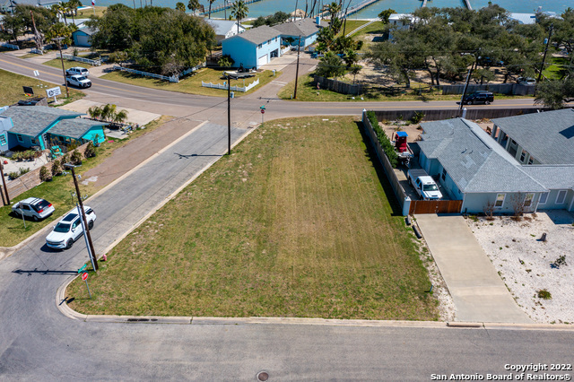 2717 Lakeview Dr Property Photo 9
