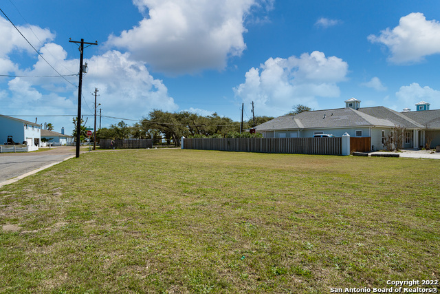 2717 Lakeview Dr Property Photo 11