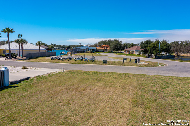 2717 Lakeview Dr Property Photo 12