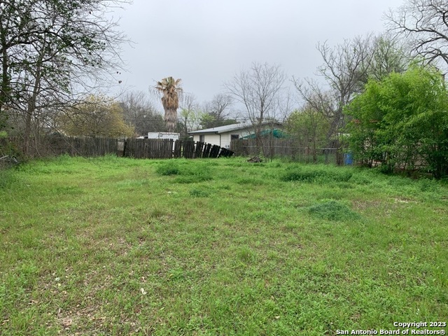 511 Riley St Property Photo 2