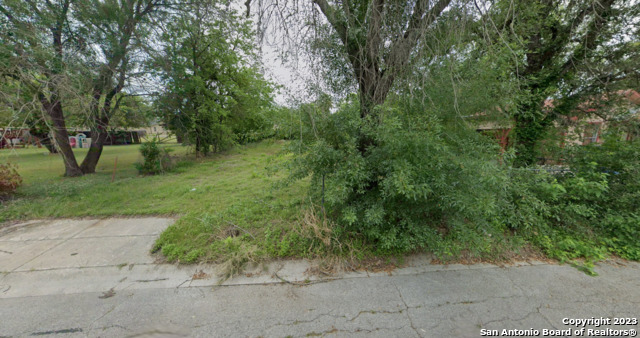 511 Riley St Property Photo 4
