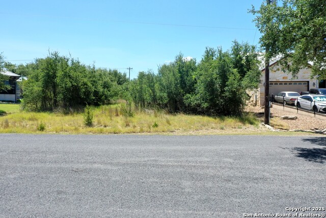 140 N Calvin Barrett Property Photo 5