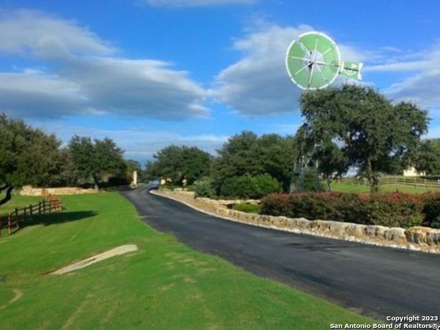 140 N Calvin Barrett Property Photo 14