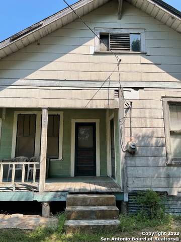 606 Armstrong St Property Photo 1
