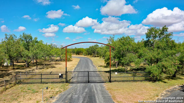 1066 Ranch Rd Highway 187 Property Photo 2