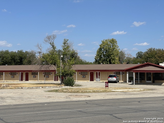 1520 Main St Property Photo 3