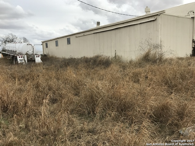 1119 S Oak St Property Photo 16