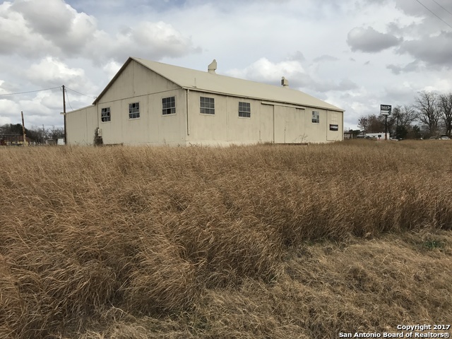 1119 S Oak St Property Photo 17