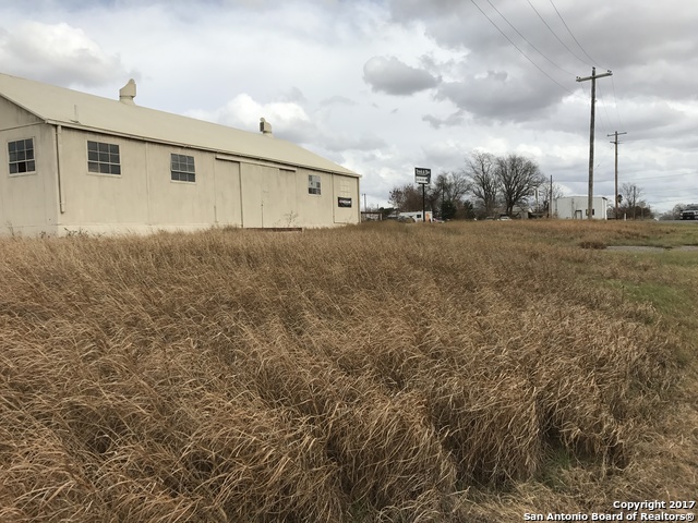 1119 S Oak St Property Photo 18