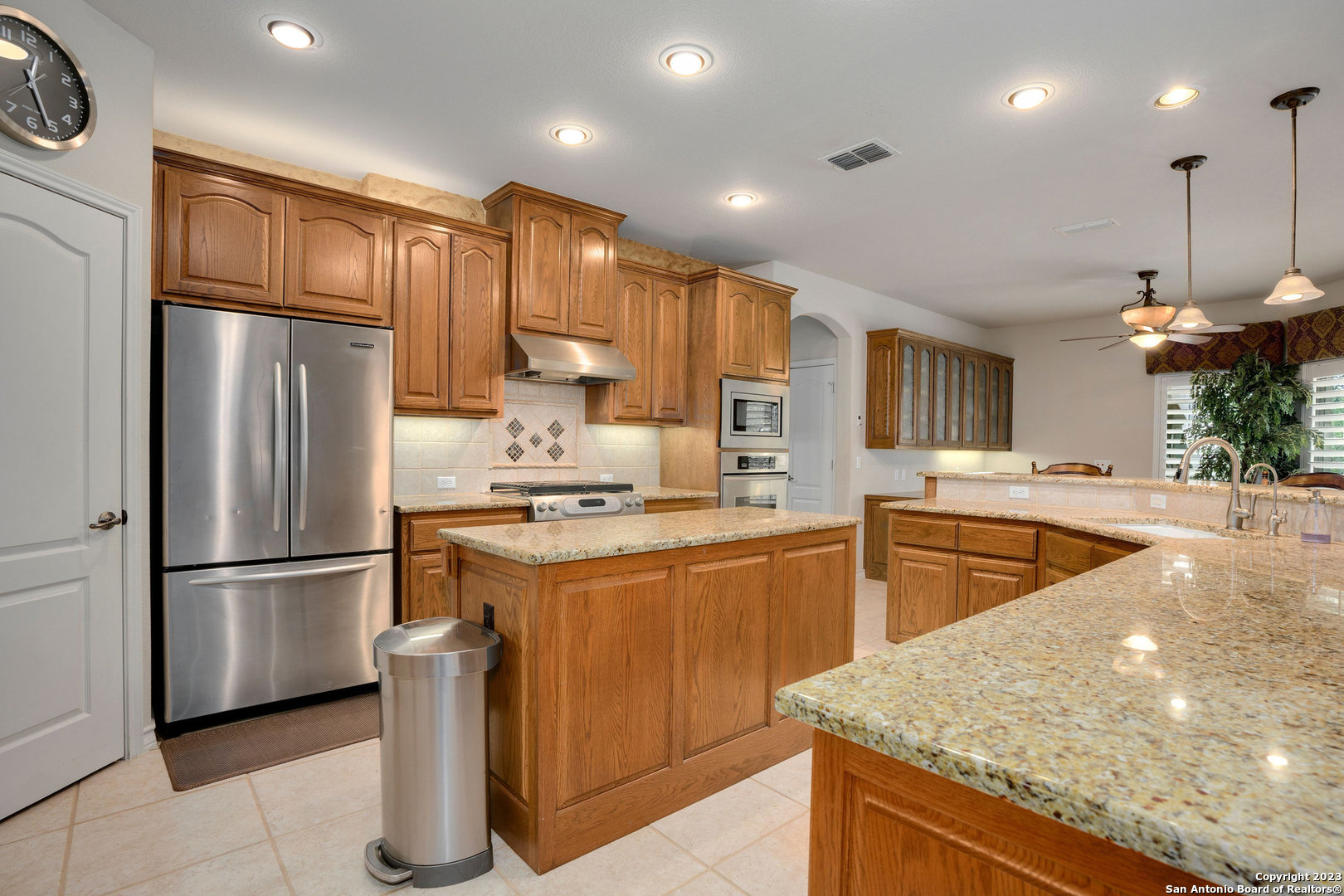 142 Bentwood Dr Property Photo 3