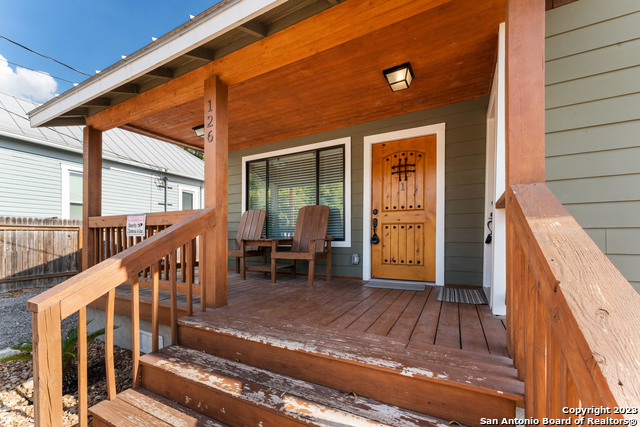 126 Vitra Pl Property Photo 3