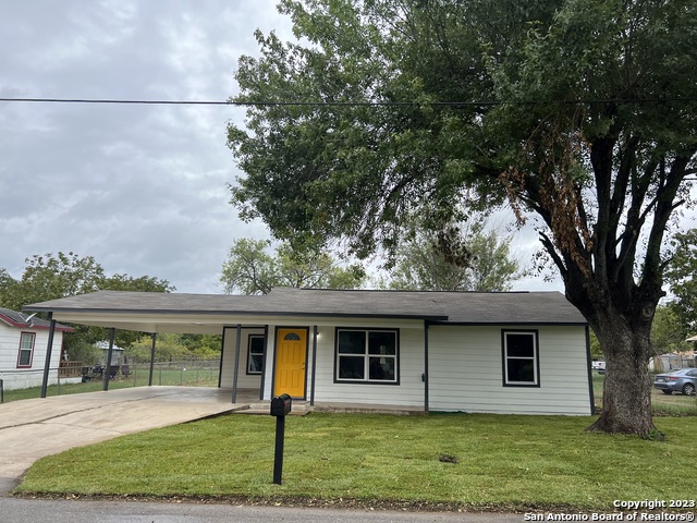 1207 Plum St Property Photo 4