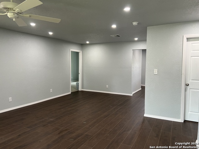 1207 Plum St Property Photo 10