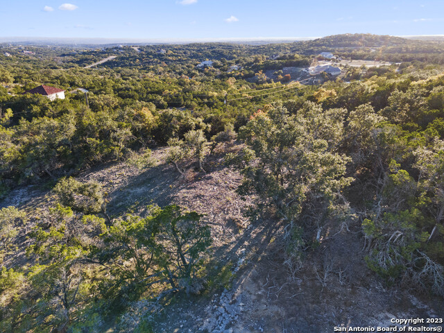 669 Rock Trail Property Photo 3