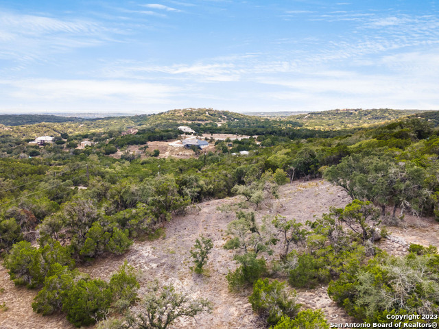 669 Rock Trail Property Photo 9