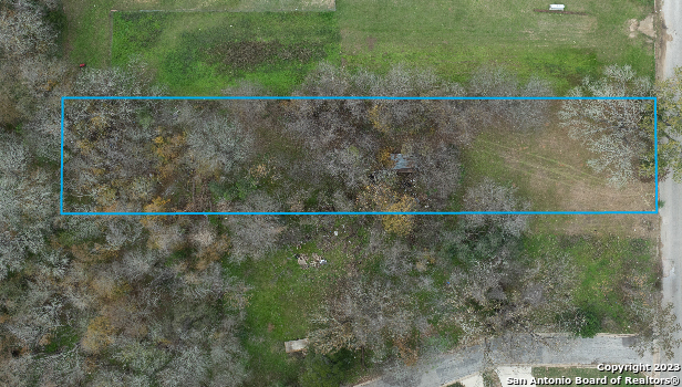305 W Trinity St Property Photo 19