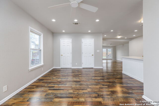 527 N Meadowlane Dr Property Photo 8
