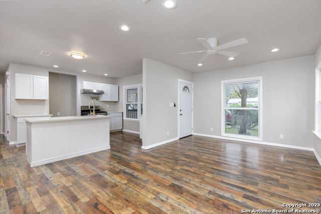 527 N Meadowlane Dr Property Photo 12