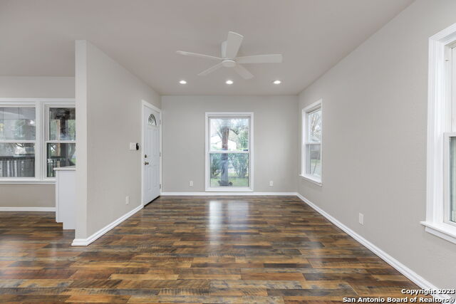 527 N Meadowlane Dr Property Photo 13