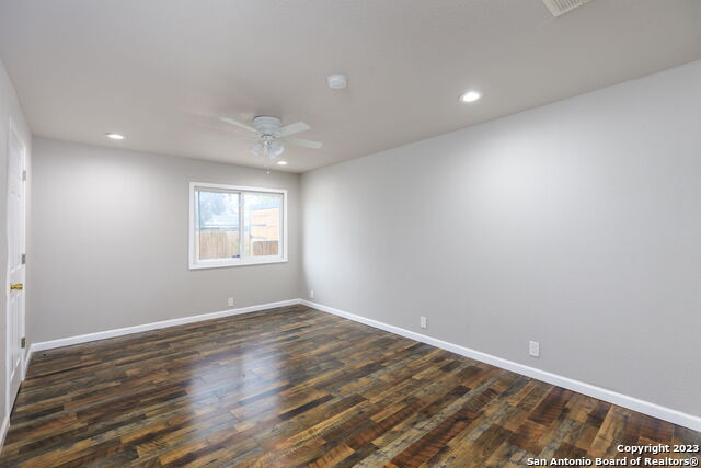 527 N Meadowlane Dr Property Photo 15