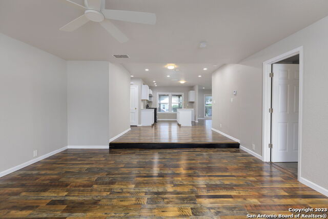 527 N Meadowlane Dr Property Photo 16