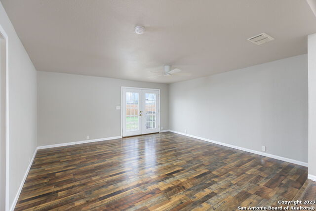 527 N Meadowlane Dr Property Photo 17