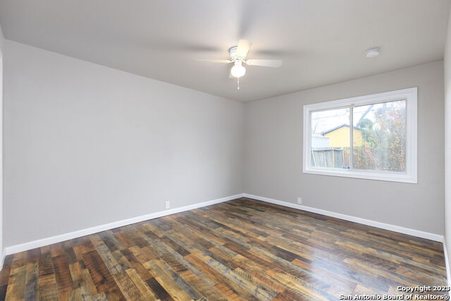 527 N Meadowlane Dr Property Photo 22
