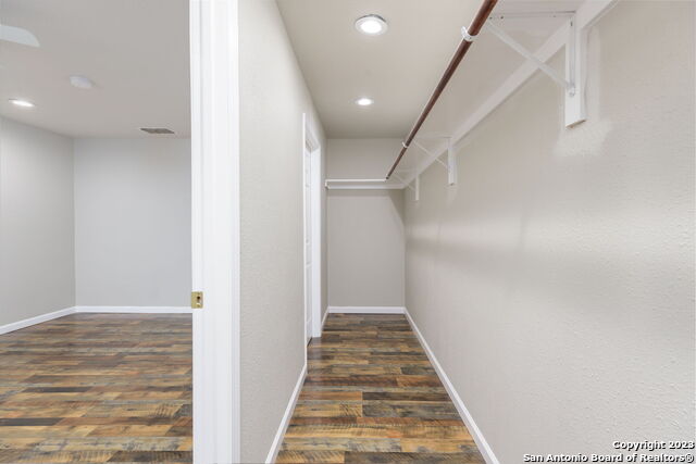 527 N Meadowlane Dr Property Photo 25