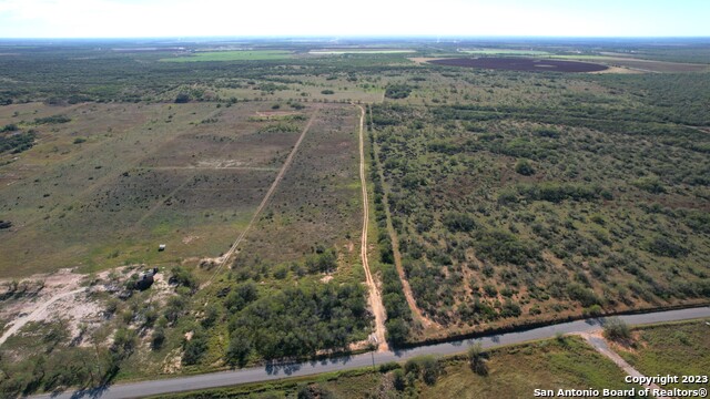 1913 County Road 3000 Property Photo 3
