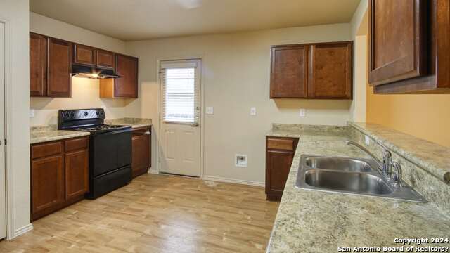 10506 Goose Way Property Photo 4
