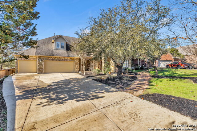 1042 Solitude Cove Property Photo 3