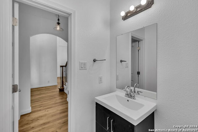 1042 Solitude Cove Property Photo 11