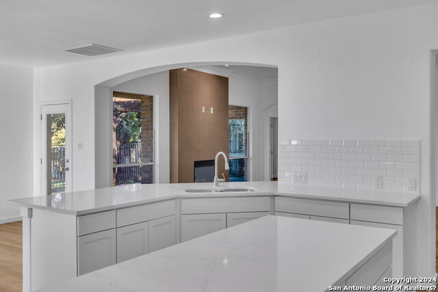 1042 Solitude Cove Property Photo 24