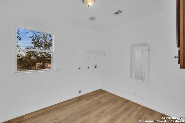 1042 Solitude Cove Property Photo 27