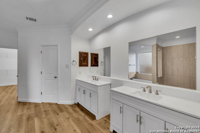 1042 Solitude Cove Property Photo 37