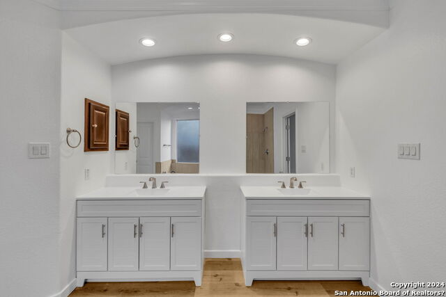 1042 Solitude Cove Property Photo 38