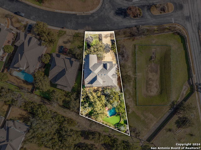 1042 Solitude Cove Property Photo 76