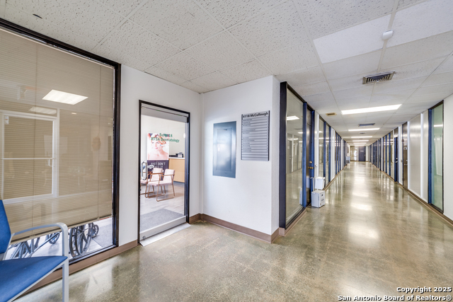 4118 Mccullough Ave Property Photo 3