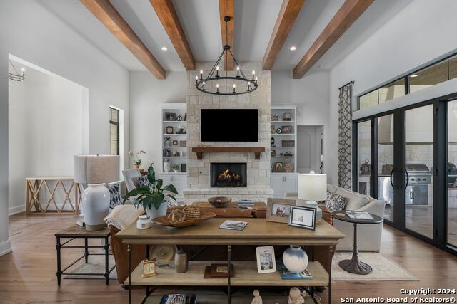 2308 San Jose Way Property Photo 6