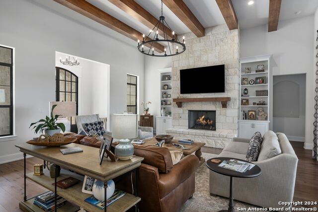 2308 San Jose Way Property Photo 7