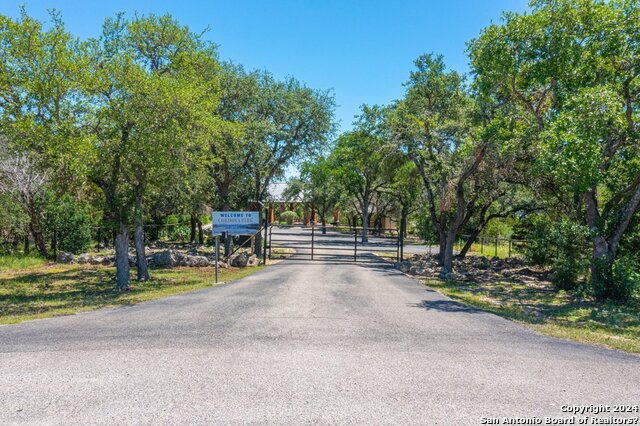 2308 San Jose Way Property Photo 16